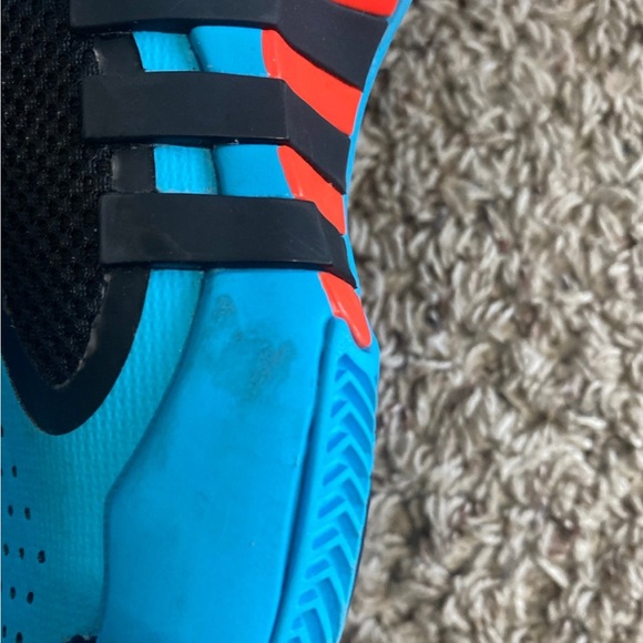 Adidas Don Issue 5 (basketball shoes) - Picture 2 of 4